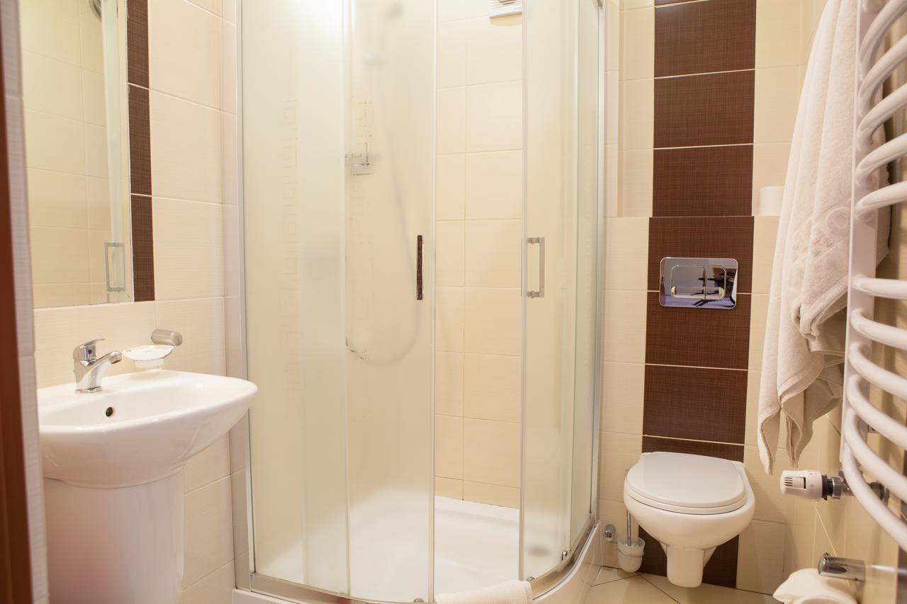 Hotel Przedwiosnie Маслув Экстерьер фото